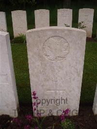 Etaples Military Cemetery - Hanlon, R